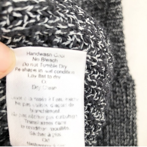 Community black and white crewneck pullover knit - Picture 3 of 4